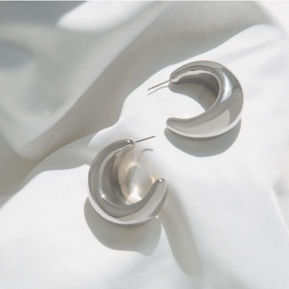 3226E Large Hollow Crescent hoop