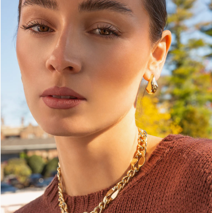 2843E Elongated Dome Hoop {Gold}